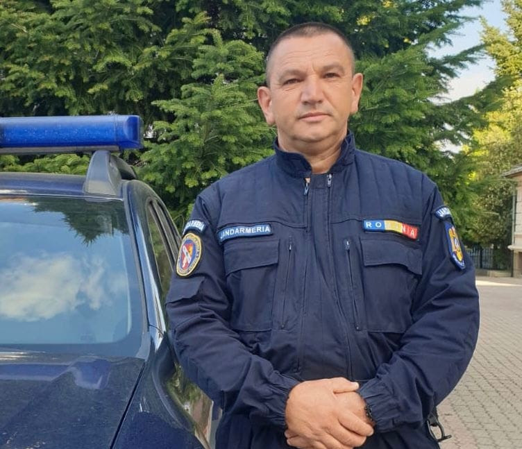 Un jandarm care se ducea acasă a salvat trei victime dintr-un accident grav