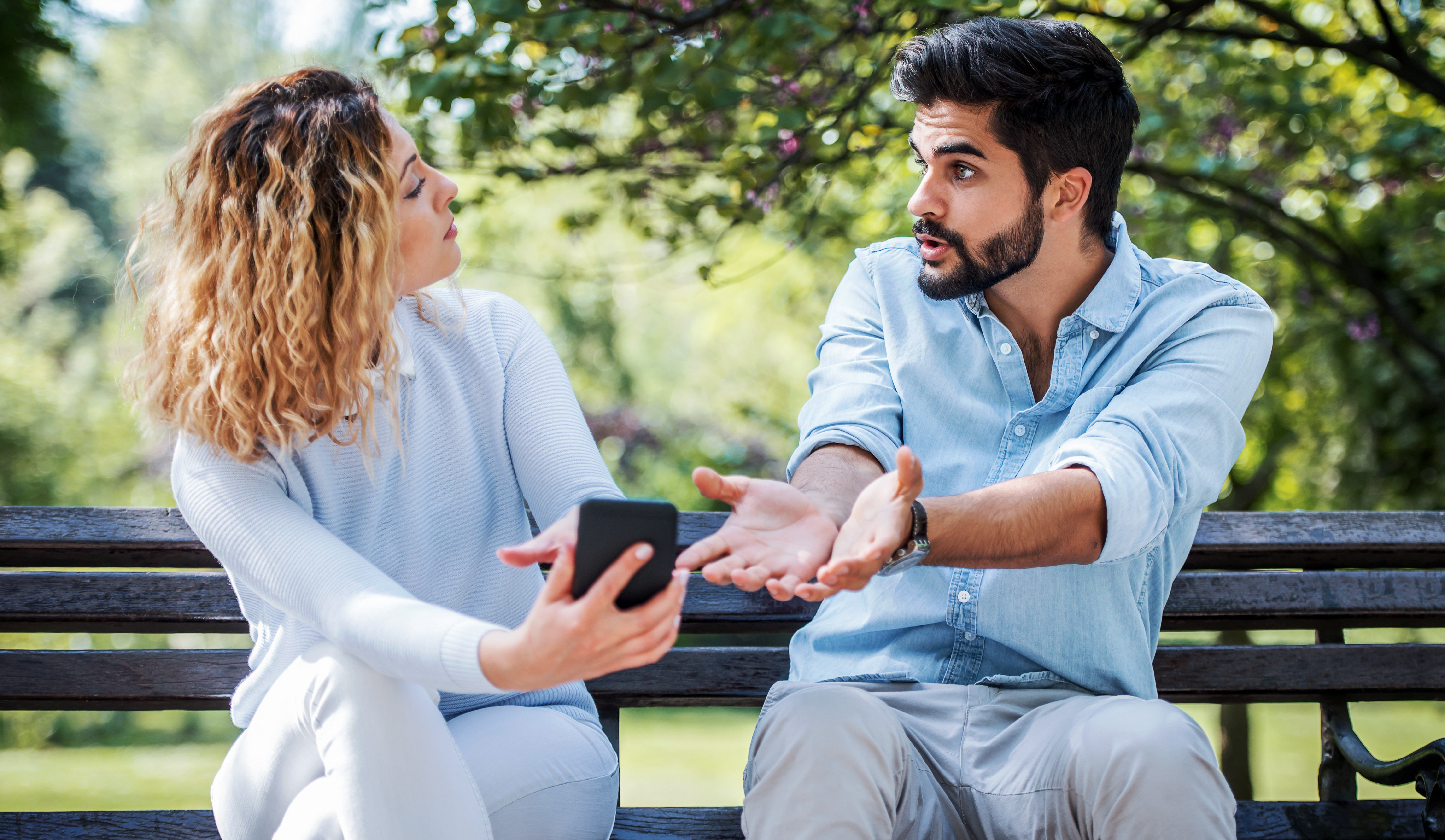 Decizie CEDO: Mesajele private ale soțului pot fi probe la dosarul de divorț, fără încălcarea secretului corespondenței