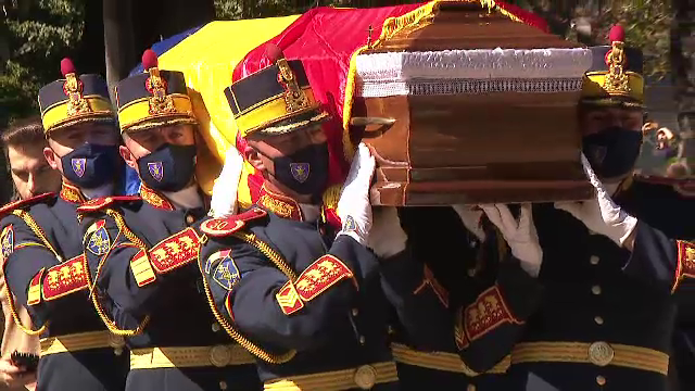 Ivan Patzaichin, cel mai mare canoist român, a fost condus pe ultimul drum