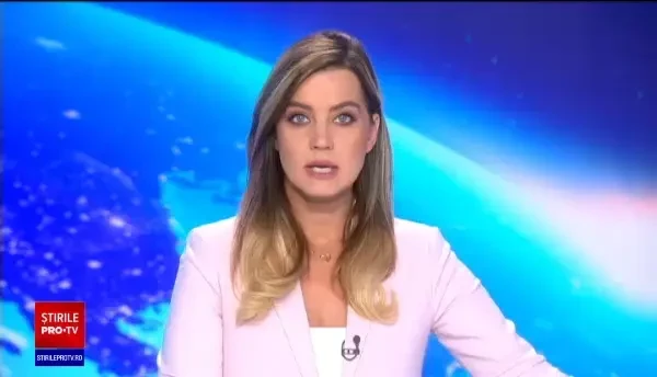 Accident spectaculos, la Timișoara. O mașină a fost izbită de un alt autoturism și s-a răsturnat în mijlocul drumului