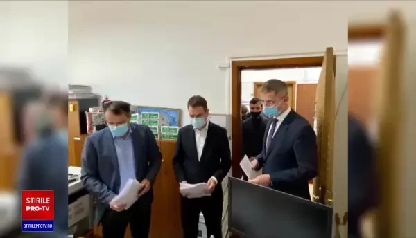 Demisiile miniștrilor USR-PLUS au lăsat cinci scaune goale la masa Guvernului. Ce se întâmplă de acum înainte