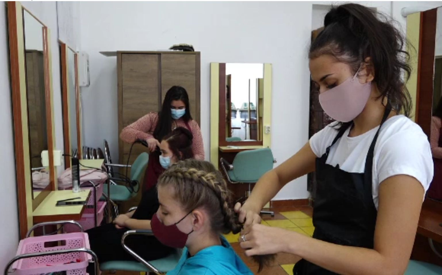 Școlile profesionale, în declin. Meseriile nu-i mai atrag pe tineri. Există însă cerere pe învățământul agricol