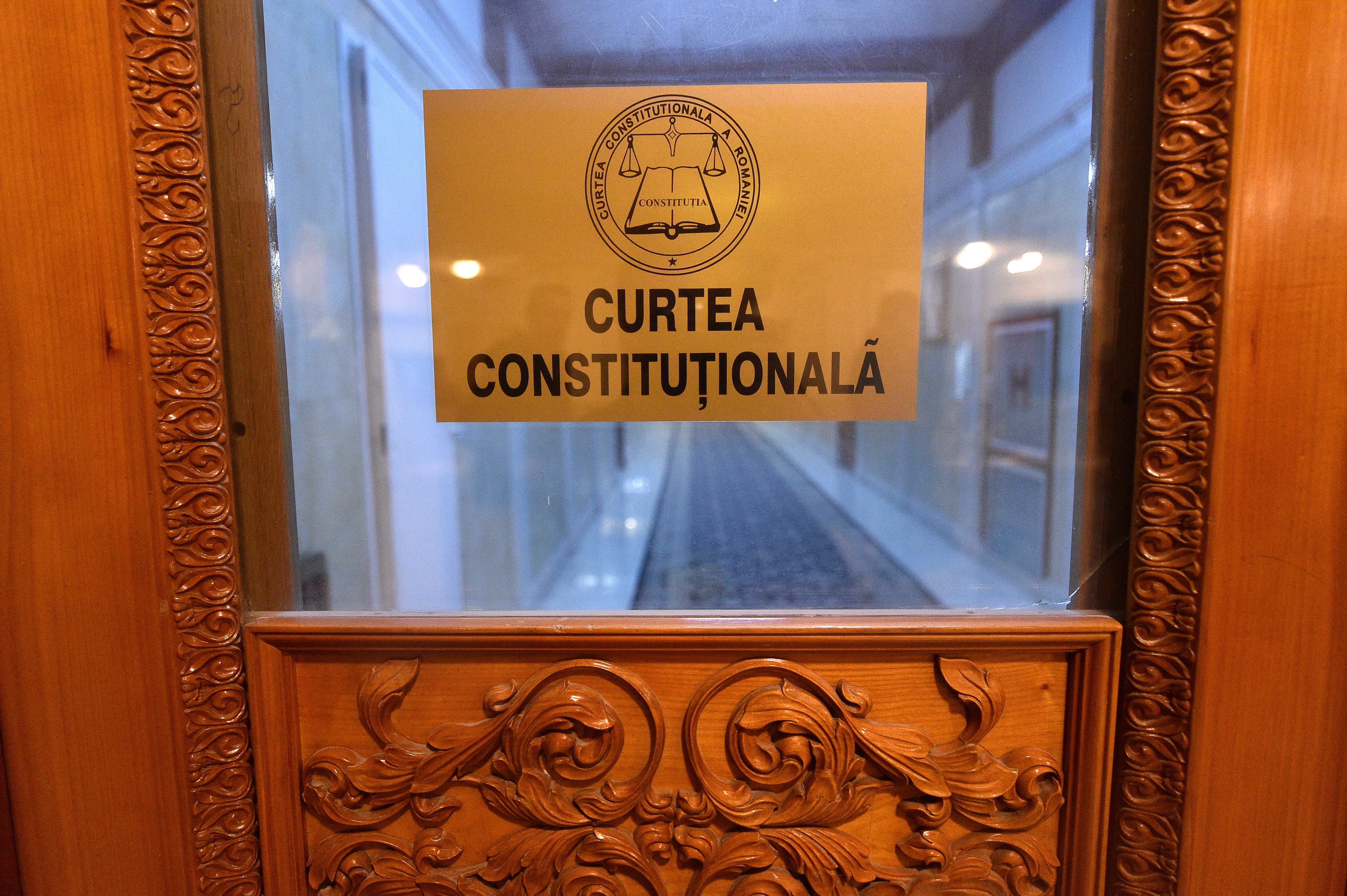 CCR: Plata contribuţiilor de sănătate pentru pensii mai mari de 4.000 lei este neconstituţională