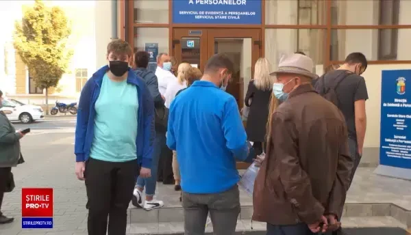 S-au eliberat primele cărți de identitate electronice din România. Ce documente ar putea înlocui