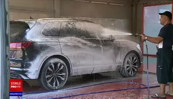 Filmul incidentului petrecut în Capitală, la o spălătorie: ”Era pus pe noi, hotărât să lovească pe cineva”