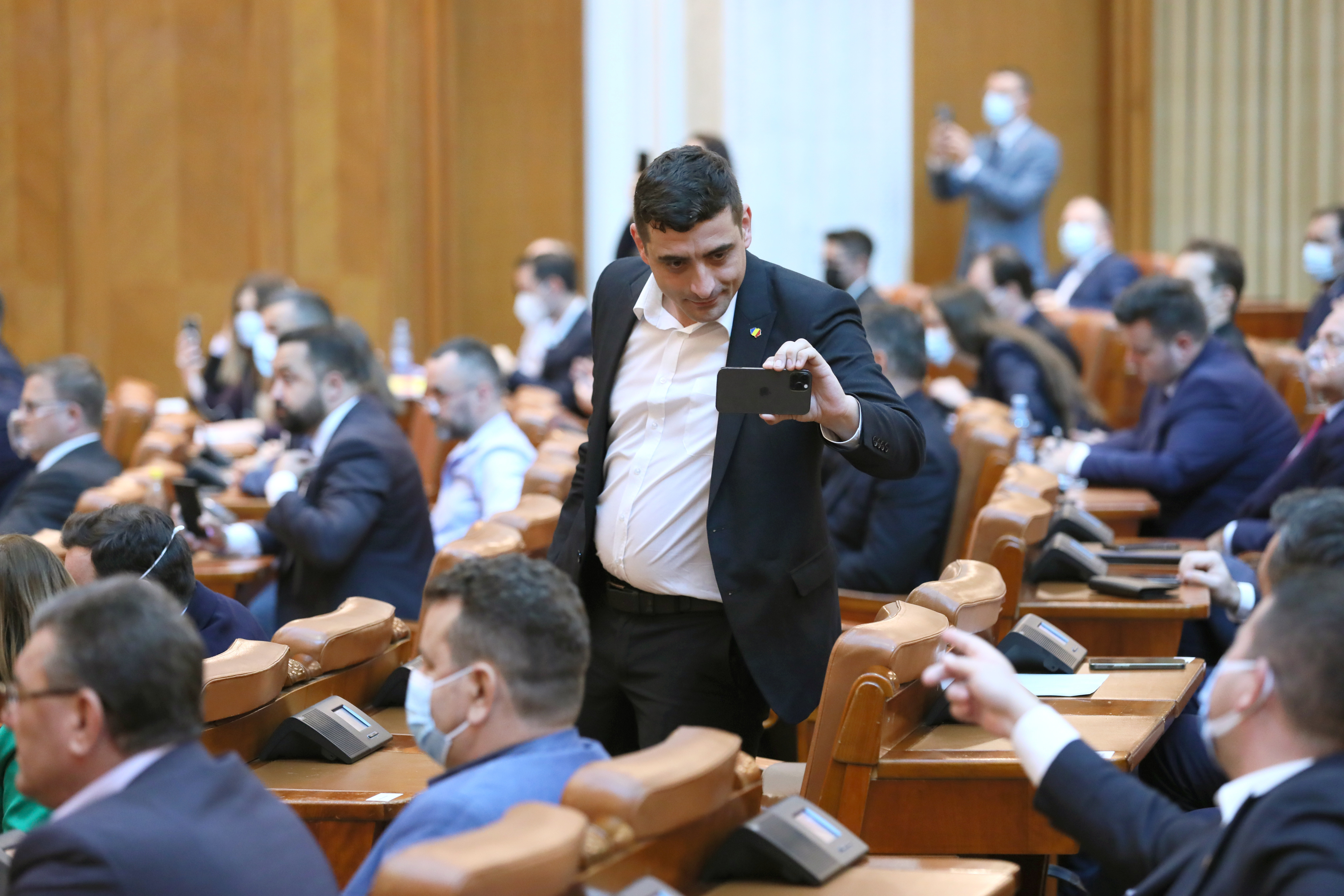 George Simion, AUR, Parlament