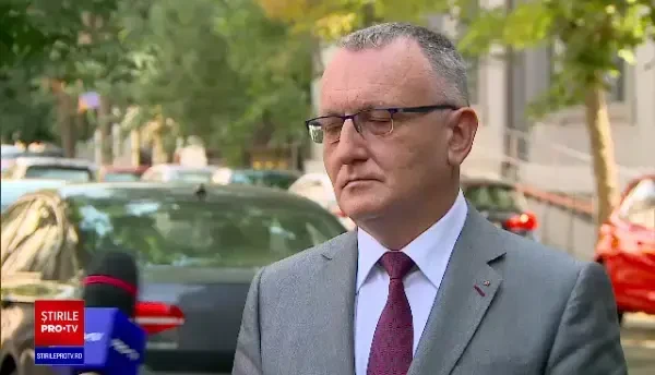 INTERVIU. Școala începe în valul 4 de Covid-19. Ce elevi au voie să învețe în sistem online