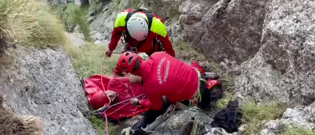 Alpinist rănit grav în Bucegi, după ce a căzut în gol și s-a izbit de stânci