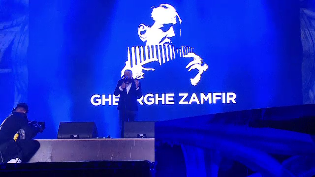 Surprizele s-au ținut lanț la Untold. Maestrul Gheorghe Zamfir a urcat pe scena festivalului