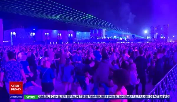 Mii de iubitori ai muzicii electronice s-au strâns în Capitală la Festivalul Saga: ”E super tare, ne place foarte mult”