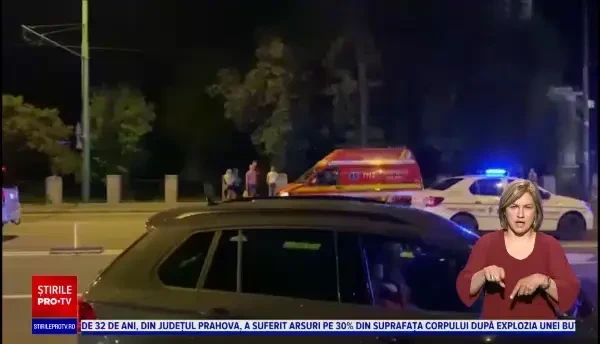 Carambol în Brașov. Un autoturism a sărit peste un sens giratoriu și a lovit alte trei mașini