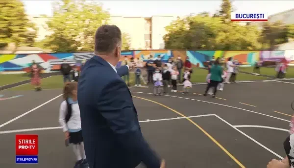 A început noul an școlar. Ce spun autoritățile despre menținerea unităților de învățământ deschise