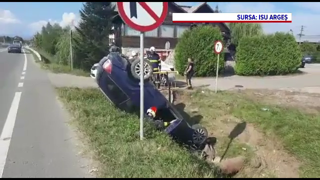 Accident grav în Mihăești. O mașină a ieșit de pe șosea, a izbit un cap de pod și s-a răsturnat în șanț