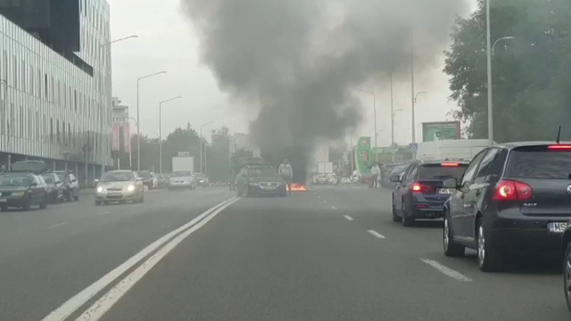 Momente de groază în Târgu Mureș. Un autobuz a luat foc în mers: ”Noi cumpărăm toate rablele din străinătate”