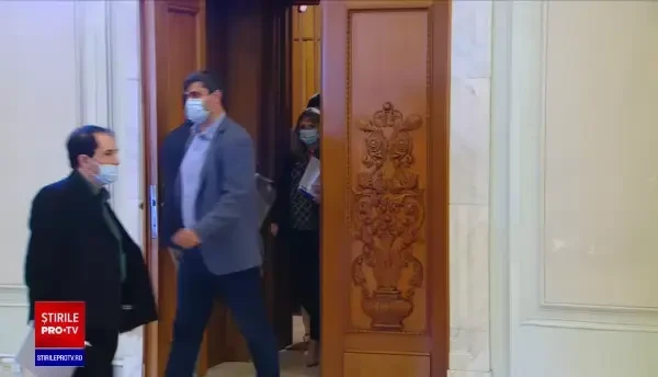 VIDEO. Incidente în Parlament. Deputații AUR au protestat: ”Supuneţi la vot moţiunea”