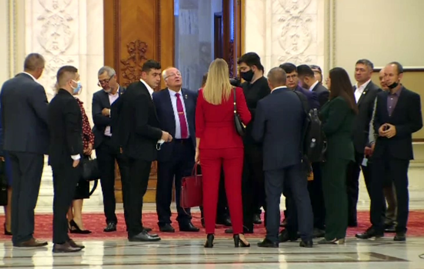 Parlamentul se autoînvinovățeste că nu a informat la timp Guvernul în privinţa moţiunii de cenzură