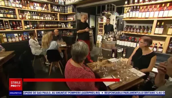 Un preot catolic își câștigă enoriași cu o degustare de whiskey