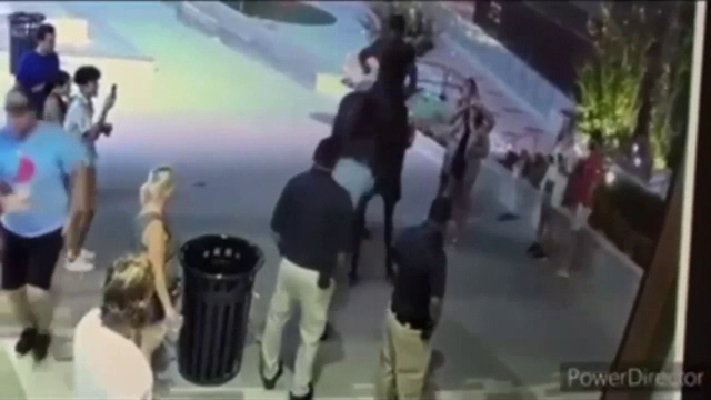 Un bărbat din statul american Missouri a iesit la plimbare, prin oraș, pe un cal