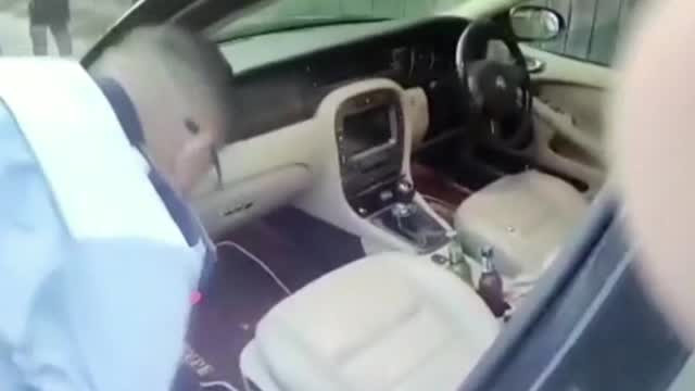 Un bărbat a gonit pe mai multe străzi din Craiova, cu poliţiştii pe urmele lui. Motivul pentru care fugea de oamenii legii