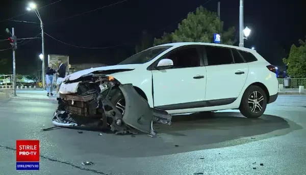 Dezastru pe bulevardele din București. Două accidente rutiere s-au soldat cu trei răniți