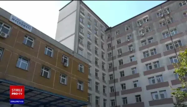 Apel disperat de pe patul de spital. O bolnavă nedeplasabilă a sunat la 112 pentru a cere să fie dusă la toaletă