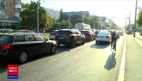 Bărbat înjunghiat în trafic, în Capitală, după o altercație cu un alt șofer.