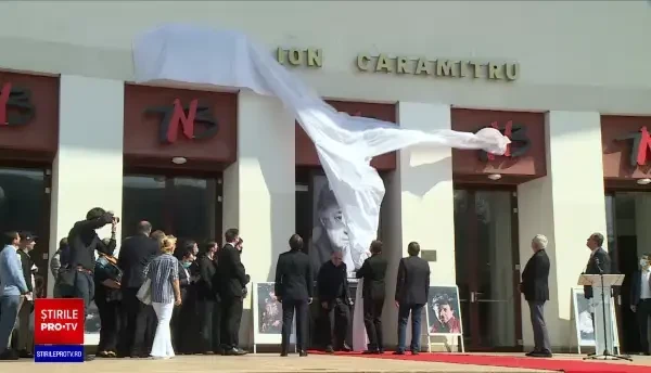 Sala mare a TNB va purta numele lui Ion Caramitru. „Vom juca seară de seară în sala ce-ţi poartă numele”