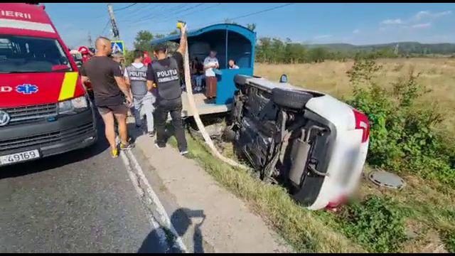 Accident în lanț în Argeș. O femeie de 35 de ani, la spital, iar alte șase persoane au avut nevoie de îngrijiri medicale