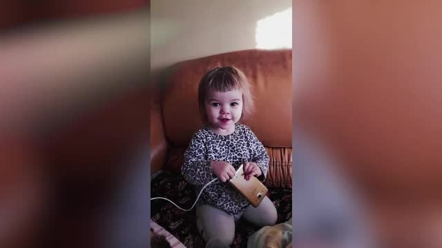 Mama fetiței din Iași care a murit în cadă a fost arestată. Ce s-a descoperit la autopsie