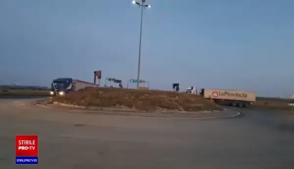 Cum a ajuns șoferul unui camion într-o prăpastie, la Constanța