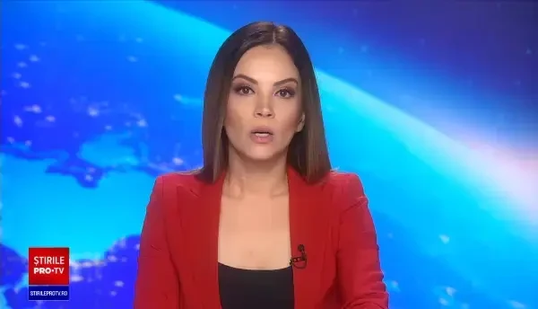 Un TIR încărcat cu vin a ajuns într-un șanț din cauza vitezei, în Hunedoara