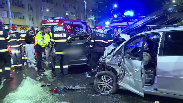 Accident grav în Capitală. Patru persoane au fost rănite din cauza neacordării de prioritate