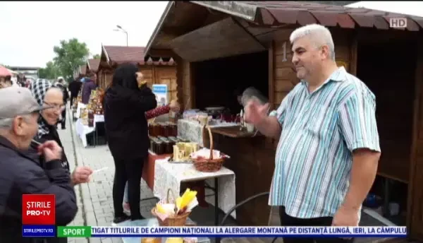 Cum îți dai seama dacă mierea pe care o cumperi e 100% naturală. Metoda dezvăluită de un producător