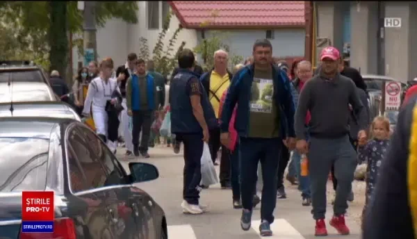 Numărul tot mai mare de cazuri și recomandările nu i-au ținut pe turiști departe de Răvășitul Oilor