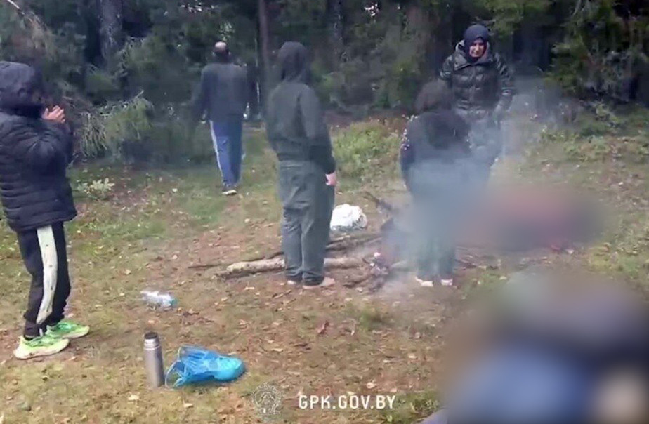 Patru migranţi au fost găsiţi morţi la frontiera dintre Polonia şi Belarus. O femeie a fost târâtă dinspre partea poloneză