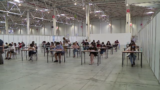 Examen de admitere în barou, pe vuiet de drifturi și muzică 5 Gang. ”În timp ce bifam auzeam ”Sunt un tanc, sunt un tanc”