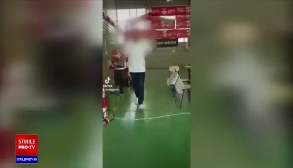 Petrecere într-un centru de vaccinare din Botoșani. Cadrele medicale s-au filmat în timp ce dansau pe manele