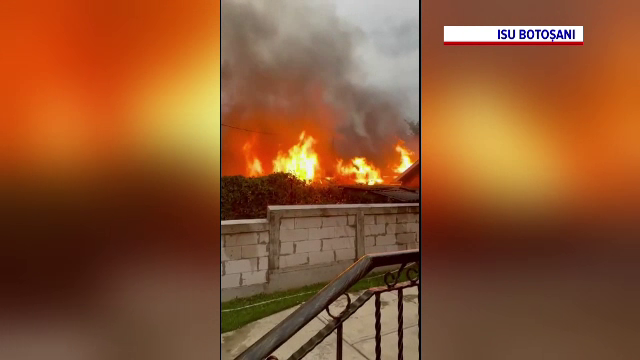 Mamă și fiică, transportate la spital după ce casa în care locuiau a luat foc. De la ce ar fi pornit incendiul