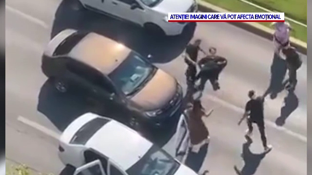 Noi imagini cu scandalul din Capitală, în care doi șoferi care s-au luat la bătaie. Un martor a surprins tot momentul