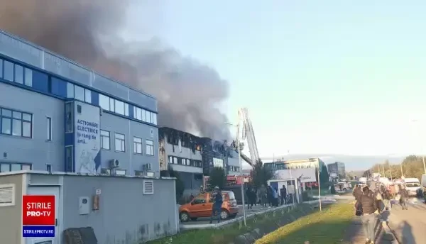Incendiu izbucnit la o hală din Cluj