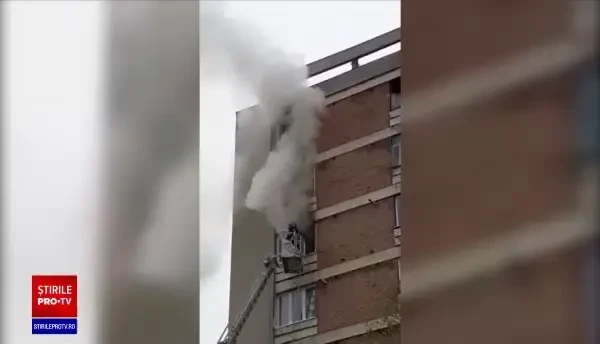 Un bărbat de 54 de ani a ars de viu în propriul apartament. Vecinii spun că moartea mamei sale l-a marcat profund