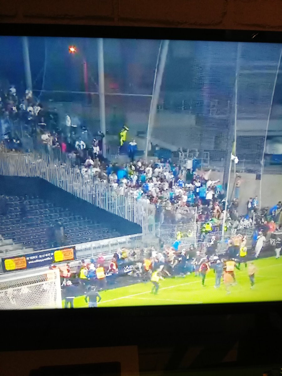 Incidente în Franţa după meciurile din Ligue 1. Bătaie între fanii echipelor Angers şi OM