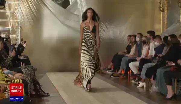 Lux și eleganță la Săptămâna Modei de la Milano. Designeri celebrii au prezentat noile colecții ale anului viitor