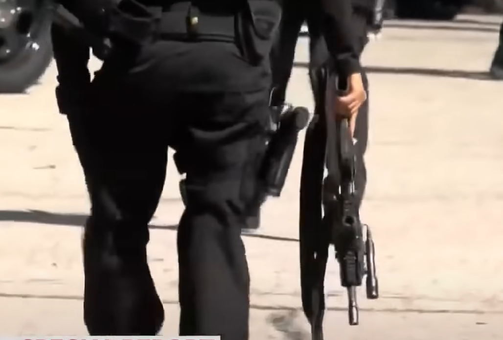 VIDEO Atac armat într-un supermarket din SUA. O persoană a murit, iar 12 au fost rănite