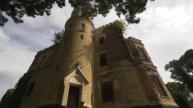 Castelul și ștrandul cu băi termale din Săcueni, județul Bihor, în centru unui scandal de proporții