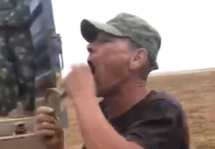 FOTO. Un fermier din Rusia a murit după ce a vrut să înghită o viperă de stepă. "Limba abia îi mai încăpea în gură"