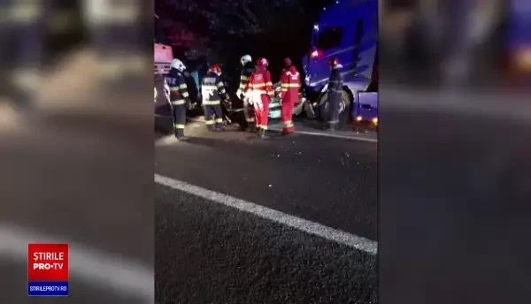 Patru persoane și-au pierdut viața într-un accident de circulaţie, în Caraș-Severin. Una dintre victime avea 16 ani