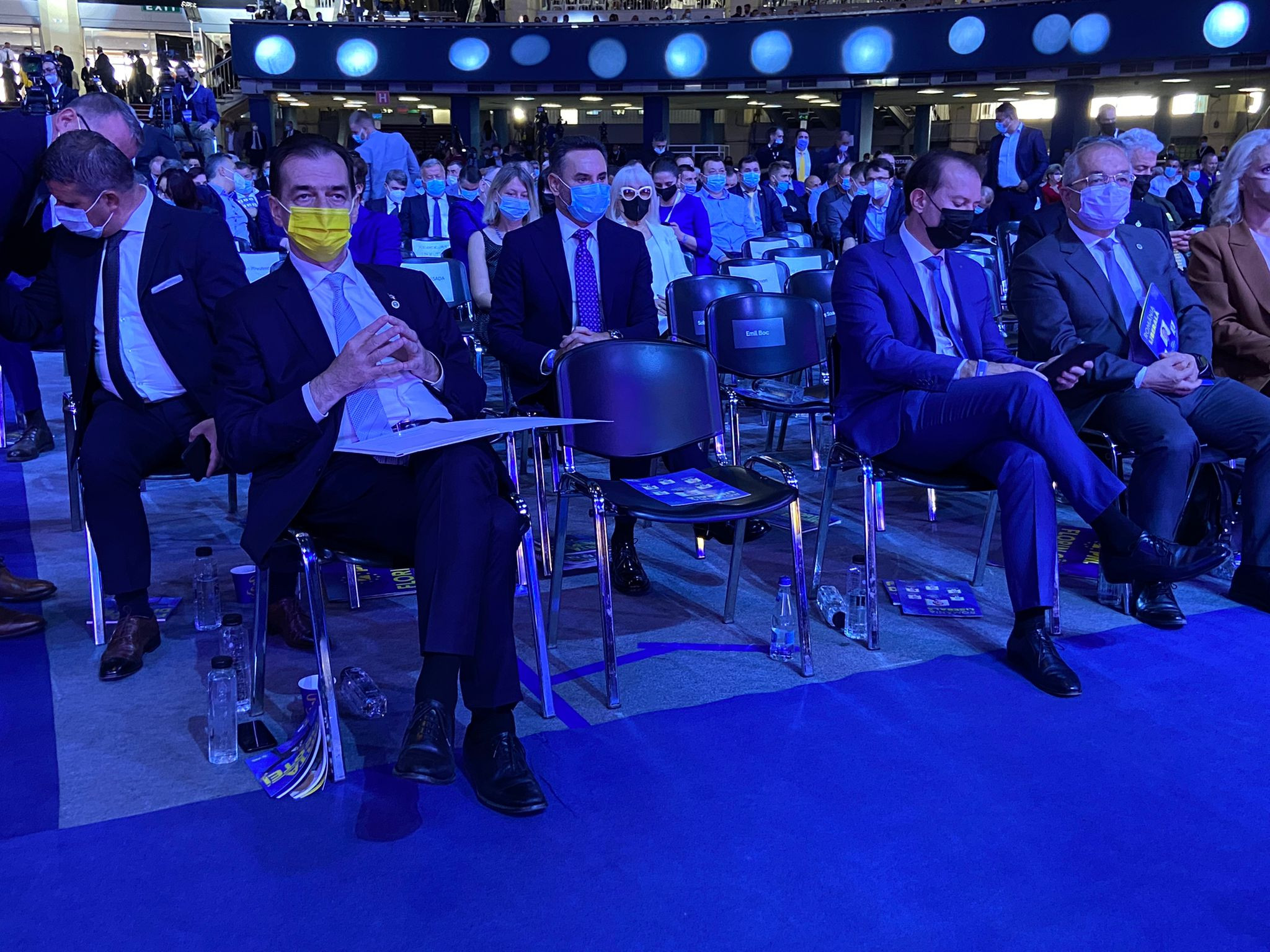 Surse: Tabăra lui Orban îi acuză pe susținătorii lui Cîțu că vor fraudarea votului. ”La brutărie, să afli cât e pâinea!”