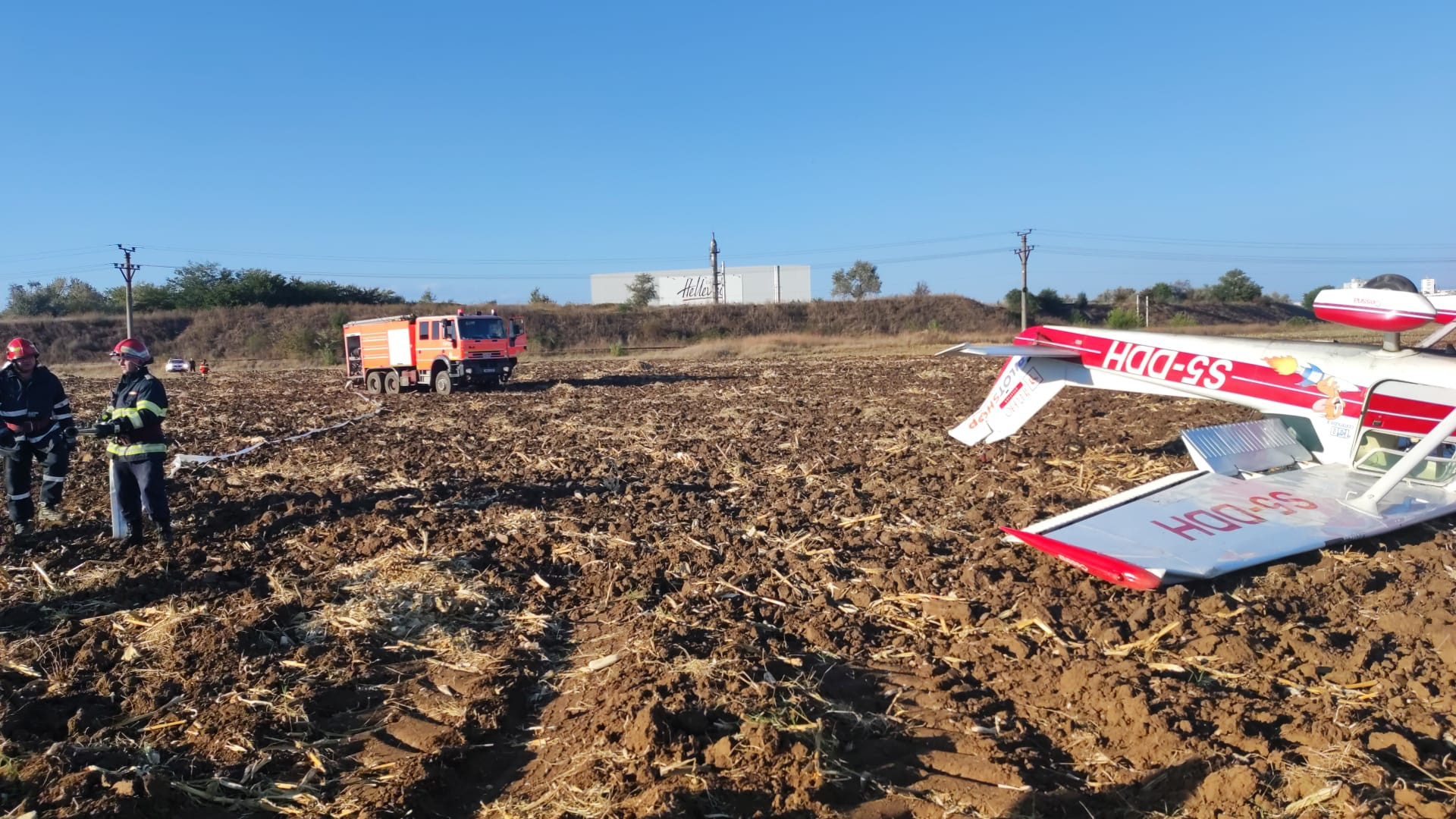 Anchetă a Parchetului de pe lângă Curtea de Apel Ploieşti în cazul avionului aterizat forţat pe un câmp