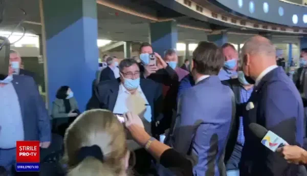 Congresul PNL. Liberalii își aleg astăzi președintele, după patru luni de atacuri și strategii